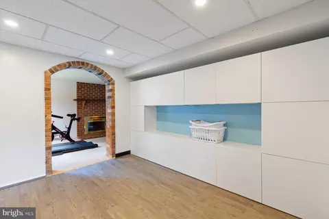 Entry Way - 651 Eric Ct, Herndon, VA 20170 photo 5 of 6