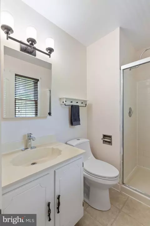 Bath - 651 Eric Ct, Herndon, VA 20170 photo 7 of 7