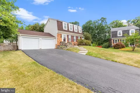 Exterior - 651 Eric Ct, Herndon, VA 20170 photo 10 of 11