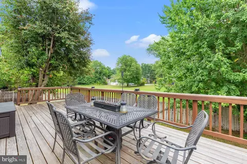 Exterior - 651 Eric Ct, Herndon, VA 20170 photo 7 of 11