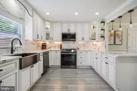 5308 Crown Point Rd, Burke, VA 22015 photo 16