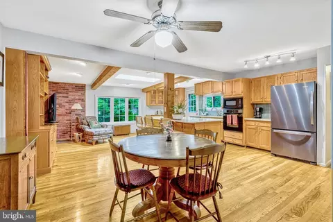 8602 Clydesdale Rd, Springfield, VA 22151 photo 7