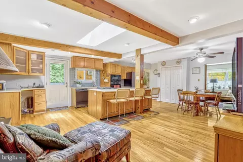8602 Clydesdale Rd, Springfield, VA 22151 photo 9