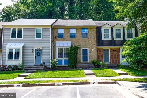 3960 Collis Oak Ct, Fairfax, VA 22033