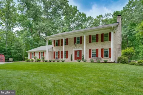 10913 Justin Knoll Rd, Oakton, VA 22124