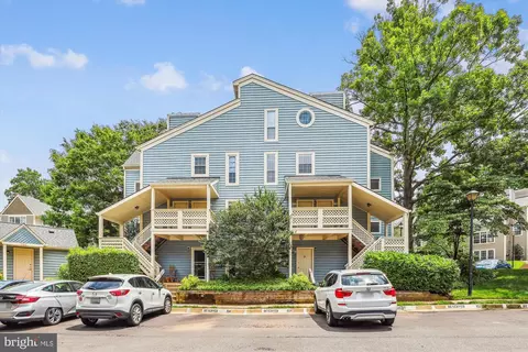 7742 Willow Point Dr #7742, Falls Church, VA 22042