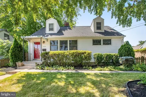 6819 Westlawn Dr, Falls Church, VA 22042