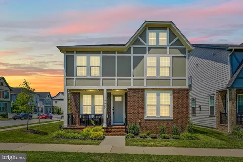 7927 Ashland Dr, Alexandria, VA 22315