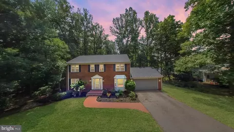 8445 Rushing Creek Ct, Springfield, VA 22153