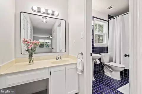 8445 Rushing Creek Ct, Springfield, VA 22153 photo 32
