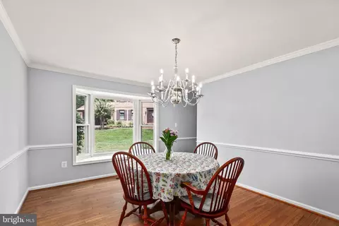 8445 Rushing Creek Ct, Springfield, VA 22153 photo 9