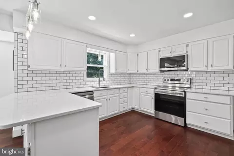 8445 Rushing Creek Ct, Springfield, VA 22153 photo 15