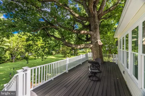 1207 Meadow Green Ln, Mclean, VA 22102 photo 40