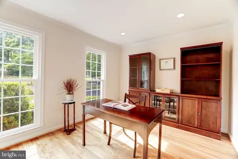 1207 Meadow Green Ln, Mclean, VA 22102 photo 7