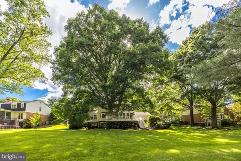 1207 Meadow Green Ln, Mclean, VA 22102 photo 45