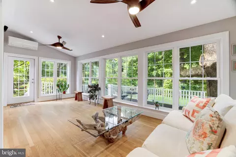 1207 Meadow Green Ln, Mclean, VA 22102 photo 14
