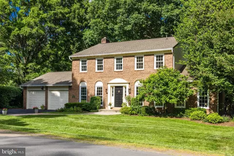 1207 Meadow Green Ln, Mclean, VA 22102 photo 35