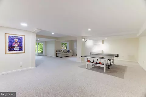 1207 Meadow Green Ln, Mclean, VA 22102 photo 28