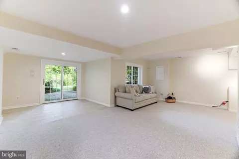 1207 Meadow Green Ln, Mclean, VA 22102 photo 31