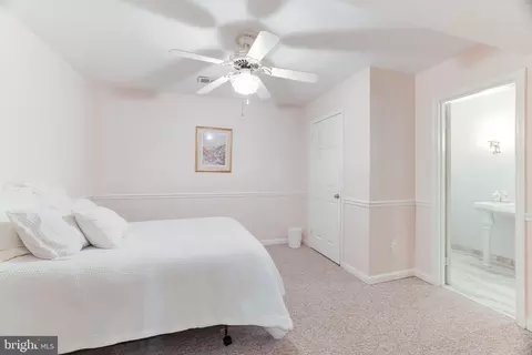 1207 Meadow Green Ln, Mclean, VA 22102 photo 32