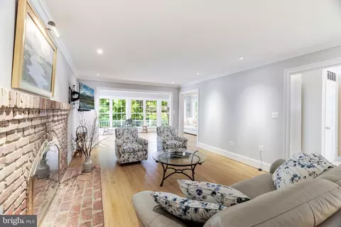 1207 Meadow Green Ln, Mclean, VA 22102 photo 17