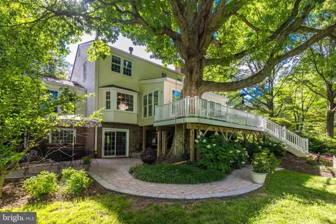 1207 Meadow Green Ln, Mclean, VA 22102 photo 41