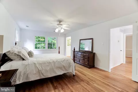 1207 Meadow Green Ln, Mclean, VA 22102 photo 27
