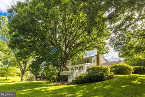 1207 Meadow Green Ln, Mclean, VA 22102 photo 44