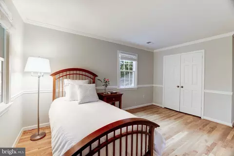 1207 Meadow Green Ln, Mclean, VA 22102 photo 25