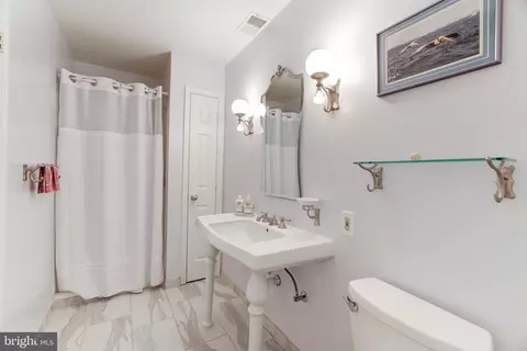 1207 Meadow Green Ln, Mclean, VA 22102 photo 33