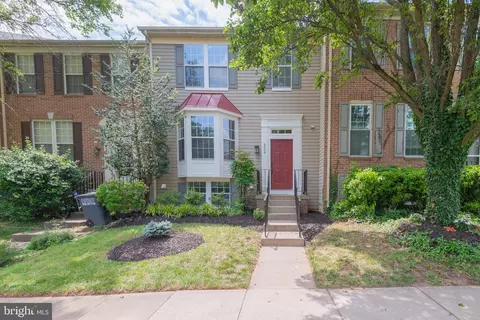 6328 Gun Mount Ct, Centreville, VA 20121
