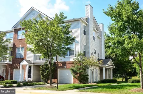 13172 Marcey Creek Rd, Herndon, VA 20171