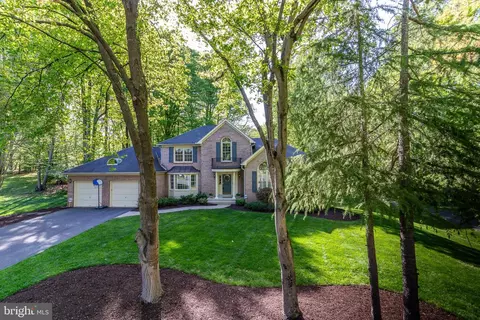 7318 Scarlet Oak Ct, Fairfax Station, VA 22039