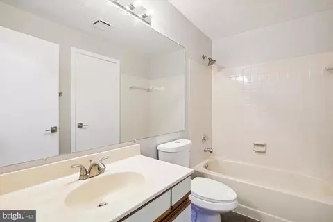 1506 D Summerchase Ct #1506-D, Reston, VA 20194 photo 8