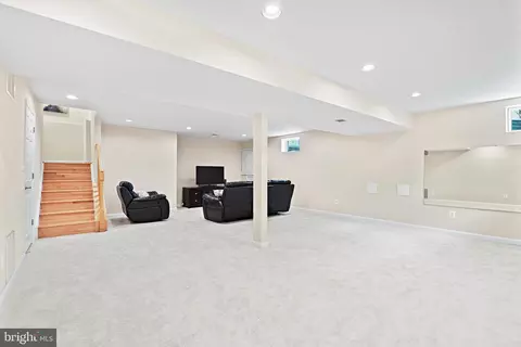 Living - 12836 Piney Point Pl, Herndon, VA 20171 photo 2 of 2