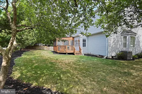 Exterior - 12836 Piney Point Pl, Herndon, VA 20171 photo 2 of 12