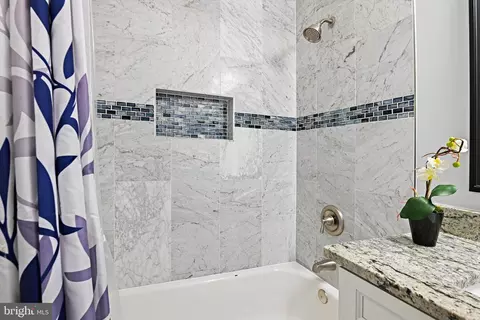 Bath - 12836 Piney Point Pl, Herndon, VA 20171 photo 6 of 7