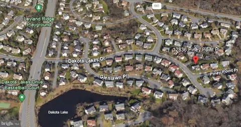 View/Area - 12836 Piney Point Pl, Herndon, VA 20171 photo 3 of 5