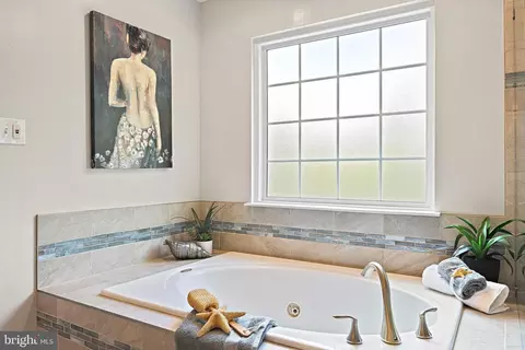 Bath - 12836 Piney Point Pl, Herndon, VA 20171 photo 3 of 7