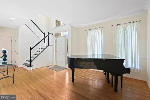 Entry Way - 12836 Piney Point Pl, Herndon, VA 20171 photo 3 of 5