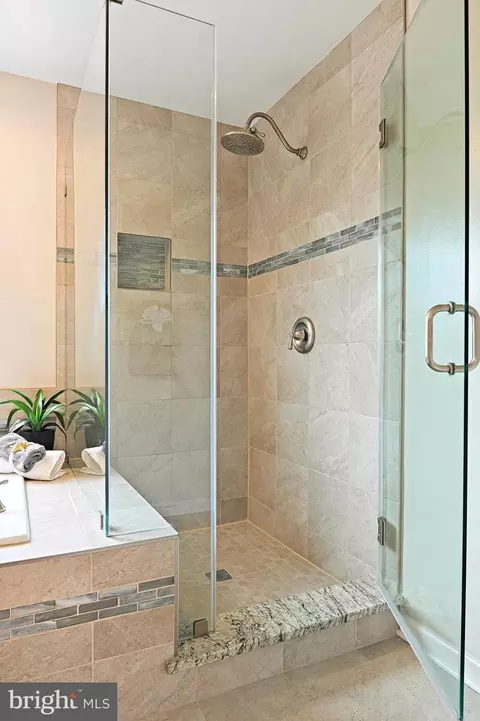 Bath - 12836 Piney Point Pl, Herndon, VA 20171 photo 4 of 7