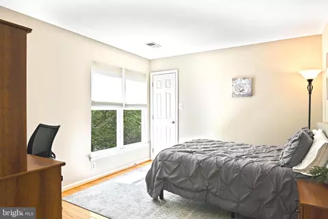 Bedroom - 12836 Piney Point Pl, Herndon, VA 20171 photo 4 of 5