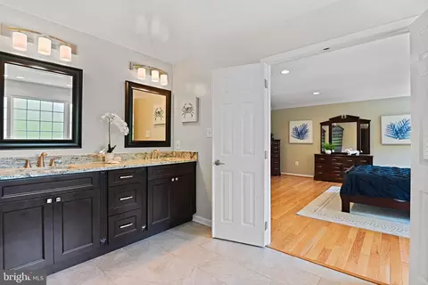 Entry Way - 12836 Piney Point Pl, Herndon, VA 20171 photo 5 of 5