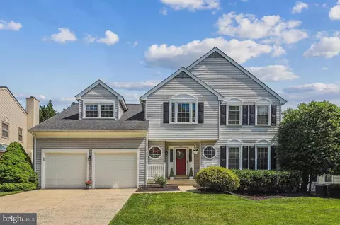 5227 Woodleaf Ct, Centreville, VA 20120