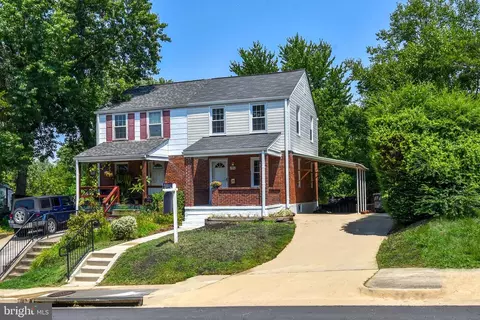 2814 Fort Dr, Alexandria, VA 22303