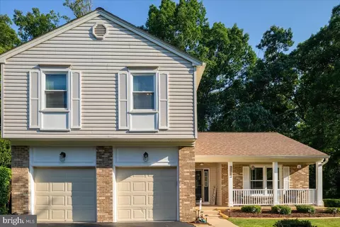 7577 Woodstown Dr, Springfield, VA 22153