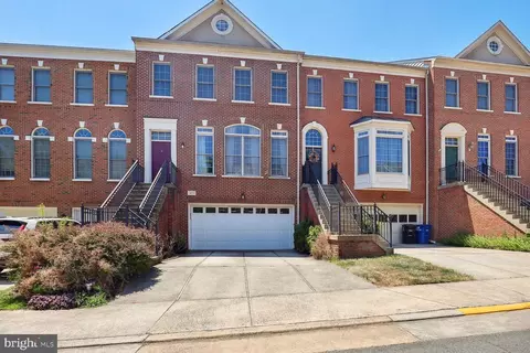 4521 Fair Valley Dr, Fairfax, VA 22033