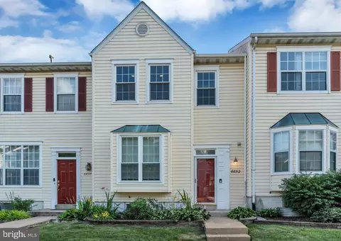 6852 Signature Cir, Alexandria, VA 22310