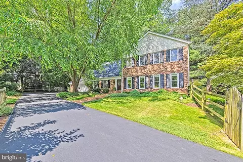 5131 Pheasant Ridge Rd, Fairfax, VA 22030