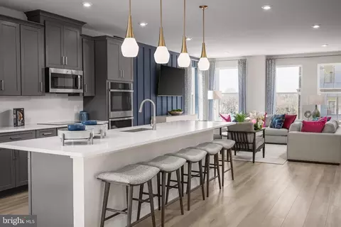 4668 Westfields Blvd, Chantilly, VA 20151 photo 9
